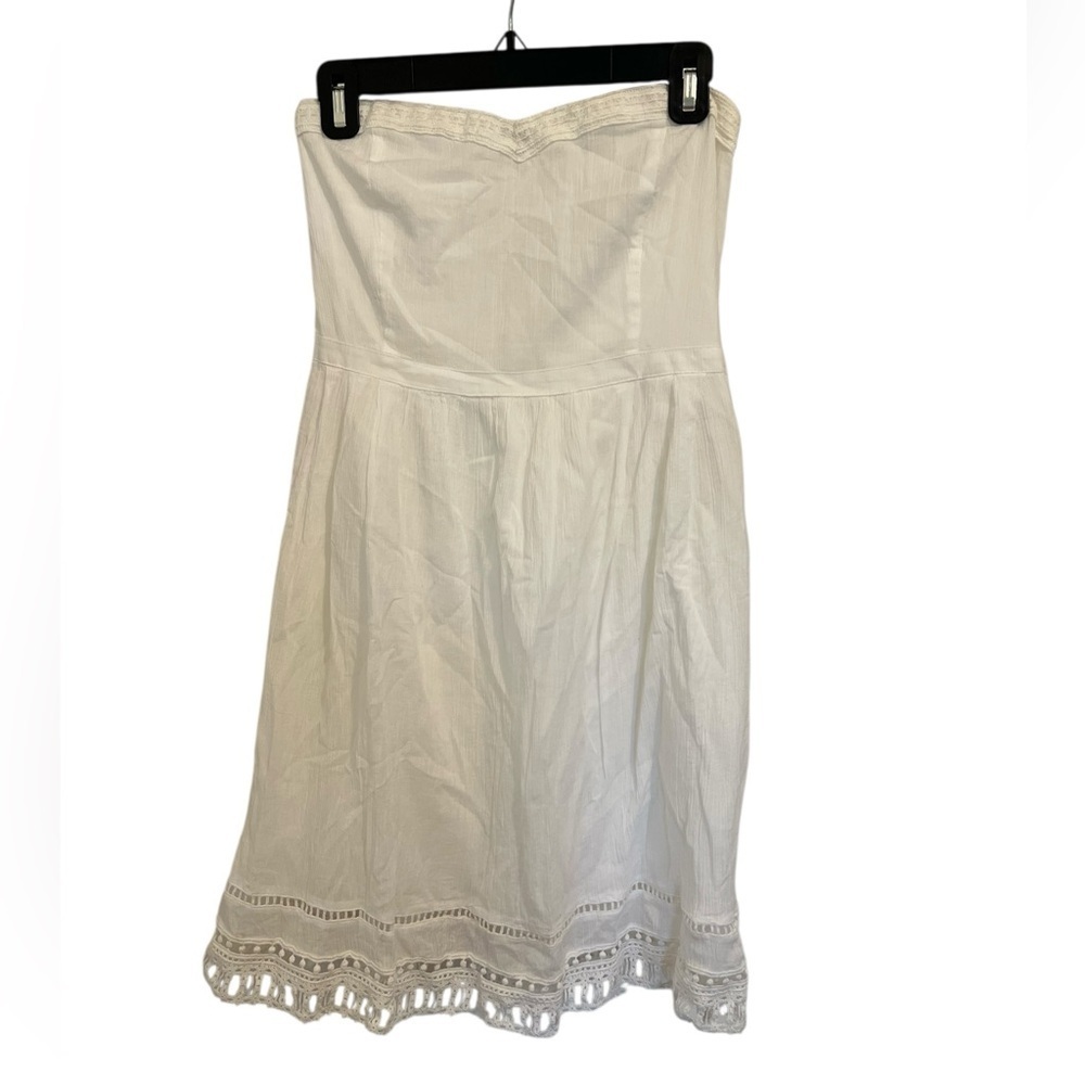 New White strapless desss